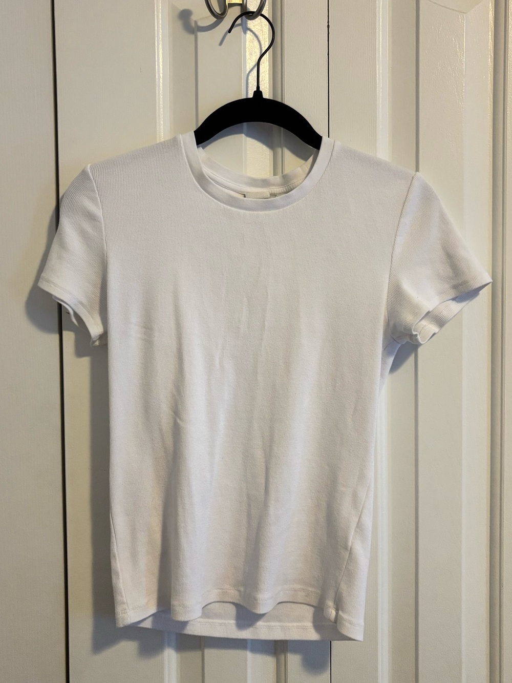 Aritzia women’s ribbed White Crewneck Short Sleeve Tee